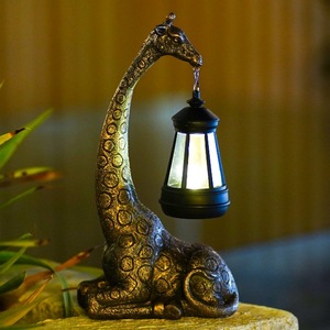 Girafe assise sculptée avec lanterne objet décoratif pour table meilleur prix Accent girafe objet intérieur décor à la maison - Product Image 4