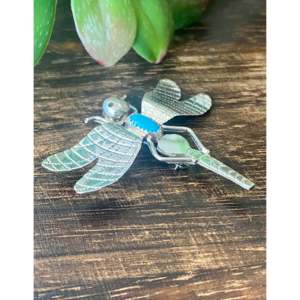 Broche de Libélula Hecho a Mano en Plata de Ley y Turquesa Navajo, Diseño Elegante y Único - Product Image 2