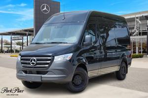 Mercedes-Benz Sprinter 2500 2024 Usada en Buen Estado, Furgoneta de Carga de 3 Puertas con Distancia Entre Ejes de 144 Pulgadas y Motor de Alto Rendimiento - Product Image 6