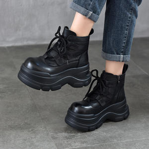 Bottes de mode décontractées pour femmes équestres, avec détails de sangle, talon épais, bottes de motard pour femmes, bottes à lacets, style victorien, bottes vintage - Product Image 1