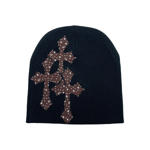 Gorro de Invierno Personalizado de Moda con Pedrería, Etiqueta de Cuero, Diseño Jacquard, Cómodo y Cálido - Product Image 3