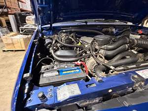 Ford Bronco XLT 4x4 V8 de 1996, Usado, con Diferencial Trasero de Deslizamiento Limitado, 4WD, Subastado para Beneficencia - Product Image 6