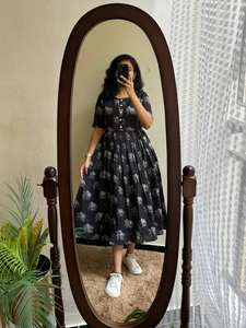 Robe une pièce à imprimé floral pour femmes de créateur en coton doux à manches fantaisie en soie pour les fêtes de mariage Style pakistanais indien pour - Product Image 5