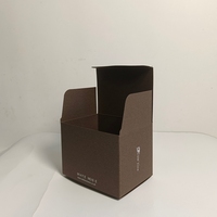 Boîte personnalisée de luxe en papier couleur chocolat, texture bois et coton, avec fermeture à rabat, doublure en mousse, pelliculage mat et logo en feuille blanche pour thé
