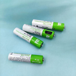 <span class=keywords><strong>2</strong></span> gói <span class=keywords><strong>4</strong></span> gói Micro USB AAA pin <span class=keywords><strong>NiMH</strong></span> 1000mAh 450mAh có thể sạc lại USB <span class=keywords><strong>AA</strong></span> pin 1.2V Micro USB có thể sạc lại AAA - Product Image 6