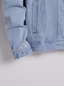 Chaquetas de mezclilla para hombre de último diseño Chaquetas de mezclilla de color claro de manga larga con logotipo personalizado - Product Image 5
