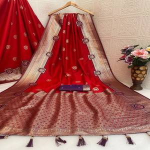 Sari de Seda Suave Banarasi VASTRA COTTAGE Kanchipuram con Pallu en Contraste, Sari de Seda Premium para Fiestas y Bodas - Product Image 4