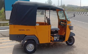 GREAVES AUTO D435 Transport DE PASSAGERS Vendeur de rue Utilisation durable 3 roues passager avec cadre métallique solide - Product Image 3