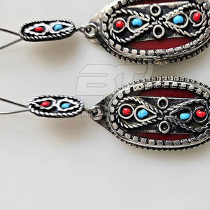 Nouvelles boucles d'oreilles pour femmes, accessoires de mode, boucles d'oreilles pendantes en cristal de luxe pour femmes, élégantes, en vente - Product Image 2