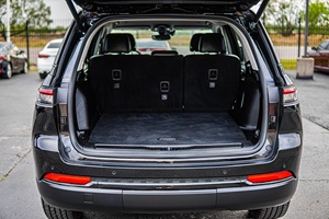 Jeep Grand Cherokee 4x4 Limited Usado 2023 - Product Image 2