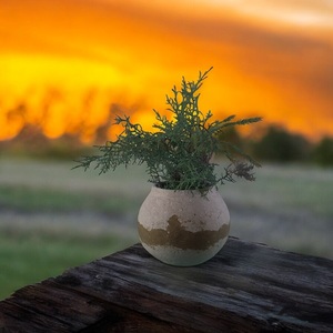Pot de fleur élégant en papier mâché artisanal améliore l'attrait de la pièce avec une décoration intérieure durable - Product Image 4