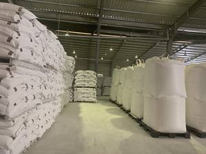 Poudre de CACO3 de carbonate de calcium de coût bon marché enduite non enduite pour la peinture industrielle de marquage routier pour l'application de brosse-Vietnam - Product Image 6