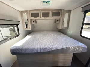 PROVEEDOR DE CARAVANAS USADAS Cruiser Rv TWI LIGHT SIGNATURE 2280 2022 - Product Image 6