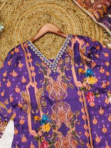 Evergreen Navratri Special Three-Piece Eco-Friendly Women's Kurti Set Dupatta Gujarati Trend Multi-Stone Diamond Work Banarasi - Product Image 5