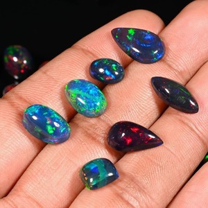 Lote de Cabujones de Ópalo de Fuego Negro, Piedra Brillante Multicolor, Ideal para Anillos, Colgantes, Pendientes, Pulseras y Fabricación de Joyería Fina - Product Image 2