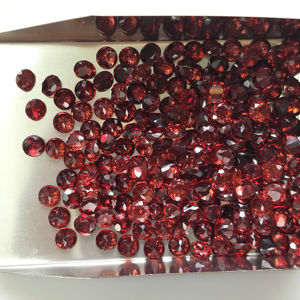 พลอยโกเมนสีแดงธรรมชาติ 4 มม. ทรงกลมเจียระไนแบบบริลเลียนท์ คุณภาพดีที่สุด สำหรับทำเครื่องประดับ - Product Image 5