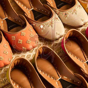 New Arrival Best Selling Women Khussa Fashion Trend Printed Anti-Slippery Genuine Leather Raw Silk Durable Material Cheap Price - Product Image 6