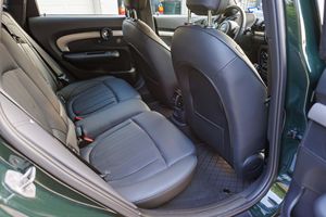 MINI Cooper Clubman John Cooper Works ALL4 2023, faible kilométrage, boîte de vitesses automatique, direction à gauche, pneus R20, état sombre - Product Image 6