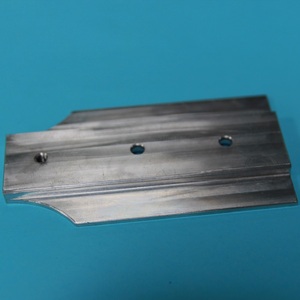 เครื่องกัดและเจาะรูทำจากอะลูมิเนียมไทเทเนียมเครื่อง CNC กำหนดเองได้ - Product Image 6