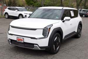 Assez utilisé 024 K I A EV9 lumière longue portée FWD - Product Image 6