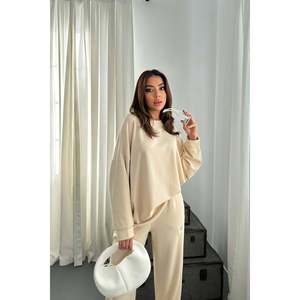 Conjunto de Suéter y Pantalones de Pana Clásica Beige - Beige - Product Image 3