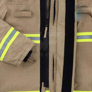 Uniforme de sécurité pour les travailleurs industriels Protection de la construction et de la maintenance Uniforme de sécurité durable pour une utilisation en usine - Product Image 3