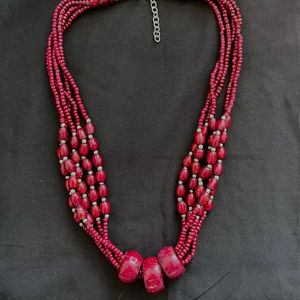 Collier en résine d'ange poli de couleur personnalisée Bijoux de mode pour femmes pour les mariages et les fêtes Offre Spéciale Modèle rouge de forme de couleur personnalisée - Product Image 1