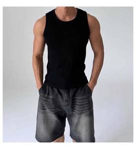 Vente en gros de vêtements d'entraînement de fitness et de musculation avec logo personnalisé pour hommes, gilet sans manches, débardeur moulant pour hommes - Product Image 2