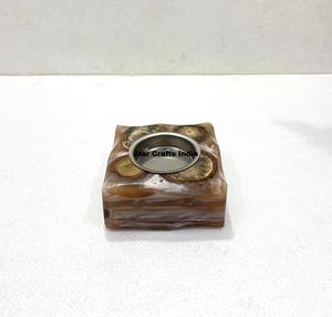 Quemador de Incienso de Madera de Acacia y Resina Verde Hecho a Mano de Diseño Moderno y Lujoso - Product Image 5