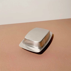 Beurrier en acier inoxydable durable, fabriqué à partir de métal de haute qualité, adapté à un usage domestique, en cuisine et au restaurant - Product Image 1