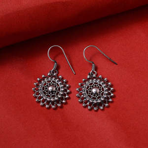 Boucles d'oreilles pendantes florales en filigrane plaqué argent 925 pour femmes, hypoallergéniques, résistantes au ternissement, légères, bijoux de mode - Product Image 1
