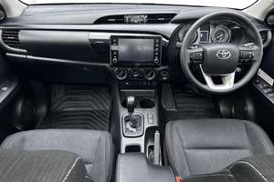 Voiture d'occasion de qualité et abordable, Toyota Hilux 2021, conduite à droite - Product Image 2