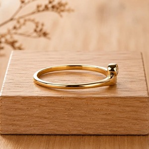 Bague minimaliste incurvée en or massif 14K avec diamant de laboratoire taille ronde 0,02 carat E-F VS, sertie à griffes, pour usage quotidien, cadeau - Product Image 4