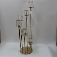 Candélabre de luxe à 6 têtes en or avec abat-jour transparent, centre de table pour réception de mariage, support de bougies pour la décoration de table d'hôtel