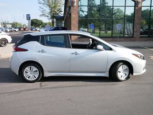 Oferta de Calidad: Nissan LEAF S FWD 2025 Usado, Garantía OEM de 1 Año - Product Image 3