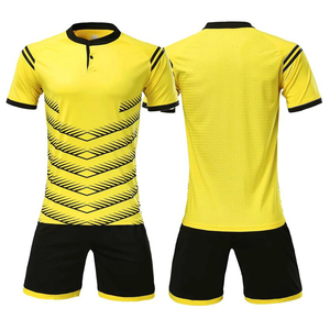 Ropa de fútbol unisex de poliéster con diseño de logotipo de sublimación personalizada para adultos, incluye calcetines - Product Image 1