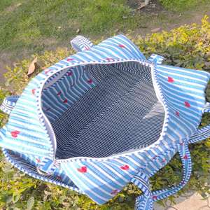 Sac de voyage élégant et écologique, imprimé à la main avec des motifs floraux, sac de sport pour le week-end, sac de sport en coton fait à la main, grande capacité, portable - Product Image 2