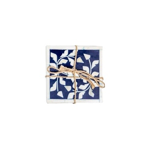 Posavasos con incrustaciones de hueso de estilo clásico Posavasos hecho a mano de forma cuadrada de Color azul y blanco Diseño único y posavasos usados en la cocina - Product Image 1