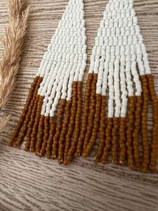 Boucles d'oreilles BOHO faites à la main en gros Boucles d'oreilles perlées de style ethnique Boucles d'oreilles en perles américaines déclaration par HF CRAFTS - Product Image 4