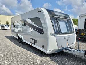 Exclusiva Caravana Mini Pop-up Moderna Usada en Venta, 4x4, 4 Plazas, Impermeable, Suspensión Independiente, Estilo Moderno, RV - Product Image 5