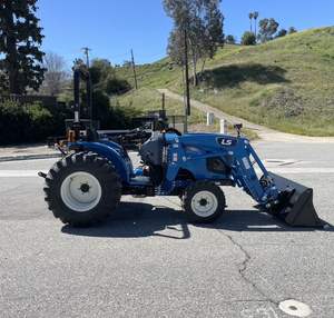 Tracteur LS Tracteur agricole de haute qualité Tracteur agricole à bas prix En stock avec des caractéristiques solides et une excellente agriculture - Product Image 1