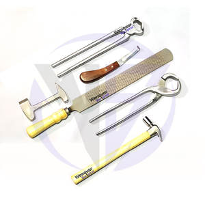 Juego Completo de Herramientas de Herrador para Caballos, 6 Piezas, Lima para Cascos, Pinza y Cortaúñas con Mango de Madera, Herramientas Quirúrgicas Wenquar Más Vendidas - Product Image 1