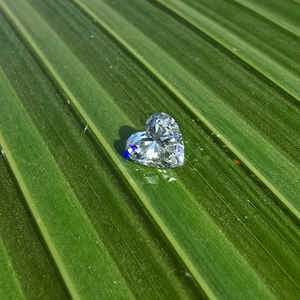 Diamant de laboratoire taille cœur signature, 1 carat, certifié IGI, E F VVS1 - Product Image 3
