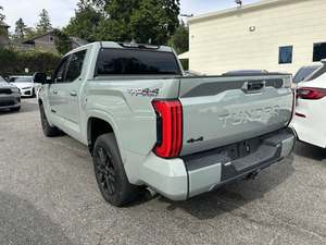 TUNDRA SR5 CREWMAX CAB 4WD 2023, conduite à gauche - Product Image 2