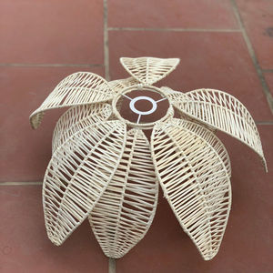 Nouveau design abat-jour en forme de feuille fait à la main en rotin naturel meilleure vente 2023 - Product Image 1