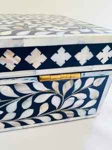 Organizador de joyas con incrustaciones de madreperla artesanal, caja de almacenamiento decorativa de resina personalizada con forro de terciopelo suave para regalar - Product Image 3