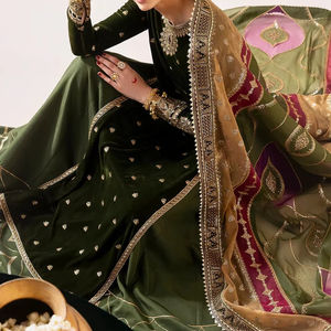 Robe longue élégante Anarkali Lehenga Choli en mousseline brodée, ornée de luxe, idéale pour les fêtes, anti-humidité et protection solaire - Product Image 6