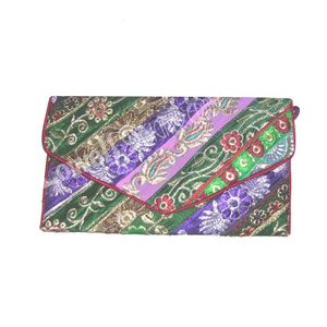 กระเป๋าคลัทช์แบบมีซิปปิดแบบพกพาทำจากผ้าฝ้ายโบฮีเมียนปักลายหลายสีเขียวแบบดั้งเดิมทันสมัย - Product Image 1