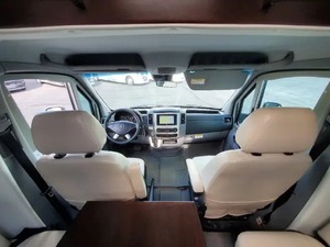 Autocaravana L-e-i-s-u-r-e T-r-a-v-e-l Serenity 24CB usada del 2017, lista para vender - Product Image 2