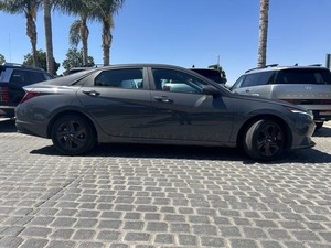 Hyundai Elantra 2023 de conception standard - Product Image 3